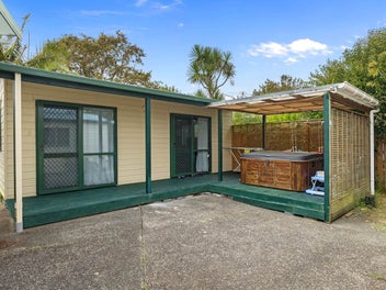 HOME & INCOME – HIGH RETURN & HIGH DEMAND!