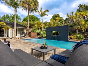 Hamptons Haven: Luxury Living on Four Acres