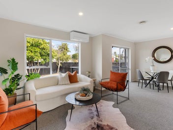 First Home or Down-Size Perfection, Near The Water