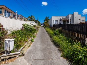 Overseas Owner Cashing Out - Ignore the CV