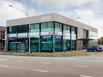 Image 1 of 20