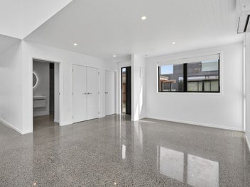 Downsize in style at Harbourside