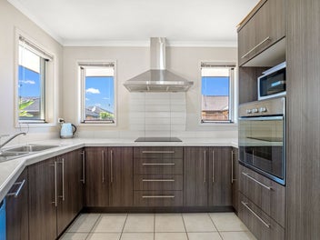 Modern Coastal Living - Motivated Vendor!