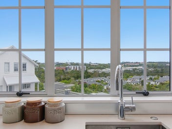 Sophisticated Living with Panoramic Views