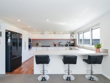 MODERN LIVING. SPACE. PRIVACY