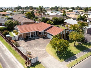 Sun Filled Living, Inside and Out