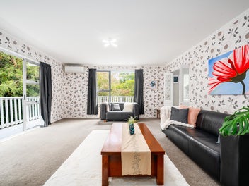 Nature-Surrounded Family Retreat