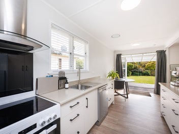 First Home Favourite – Modernised & Parkside