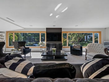 Where Design, Sun & Lifestyle Align