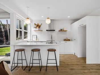 Comfortable, Convenient & Renovated!