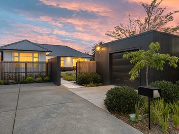 Classic Form, Modern Mood