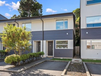 Contemporary Easy-Care Living