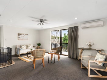 Space, Flexibility & Potential on 1070sqm