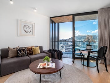 Sun, Views & Cityside Living