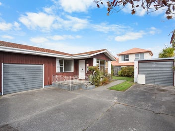 Rear Unit, Prime Zone - Opportunity Awaits