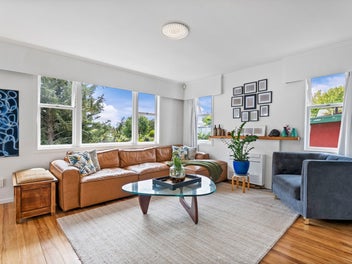 Fringe living do-up with multi-living options