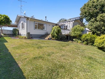 CHARACTER APPEAL, CENTRAL, PRIVATE BUSH SETTING