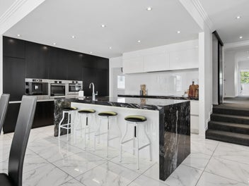 Luxury living in a prime Avenues location