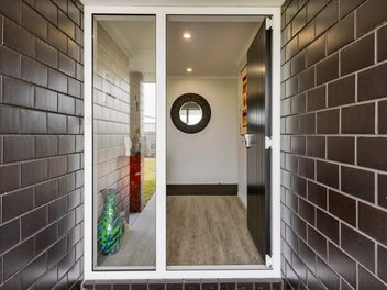 Modern Comfort, Immaculate Presentation