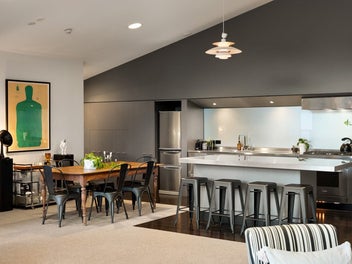 Character Penthouse - DGZ