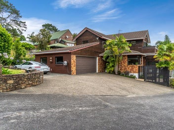 Ultimate Poolside Sanctuary In Triple School Zone!