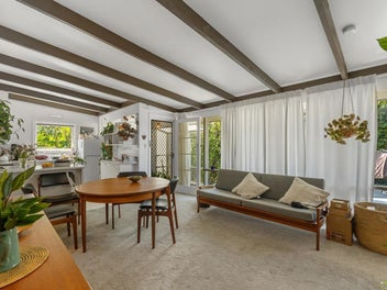 Immaculate One Bedroom Starter or Investment!