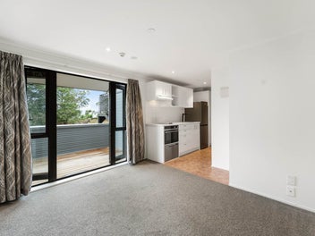 URGENT SALE - Vendor Relocating Overseas