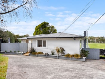 1960s Charm Meets Double Westlake Zone Living