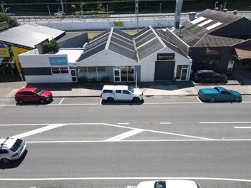 Image 1 of 6