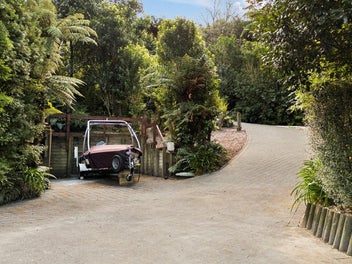 Okareka Escape – Lake, Boating & MTB Adventures