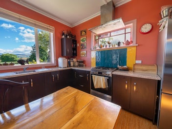 A Surprise In Ohai With Affordable Mountain Views!