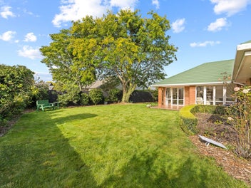 Freshly Renovated, Big Section, Owners Have Moved