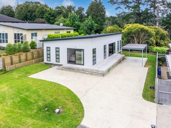 Quiet Cul-de-Sac, Hilltop Views, Easy Living