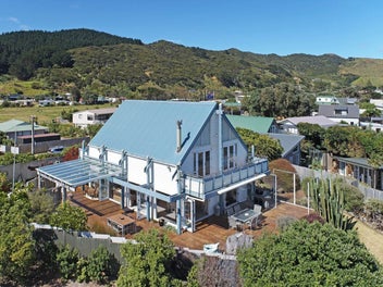 West Coast Luxury - Designed for Living