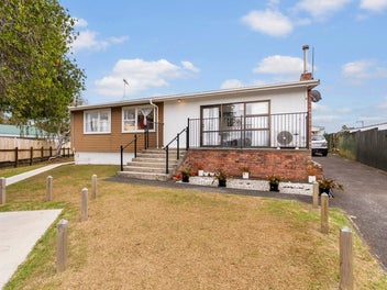 Legal Home & Income ! Must Sell !