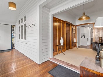 Executive & city & living