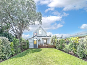 Picture-Perfect Charm