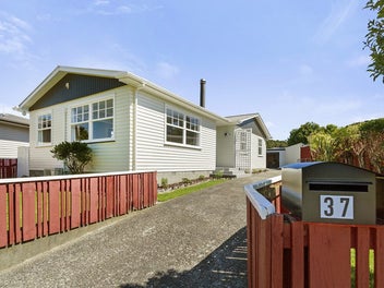 Much to Offer in Momona