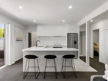 WALK TO THE VILLAGE & LIVE THE LIFESTYLE!