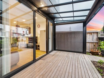 Freehold Starter in Central Manukau Mid $700,000s