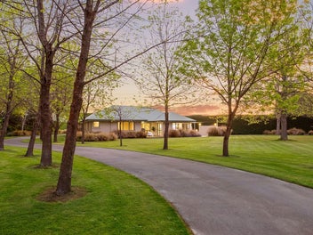 Rural Outlook - Suburban Convenience!