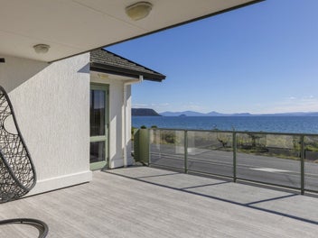 Eternal stunning lake views