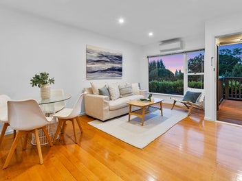 Brick Delight on a Supersized Site