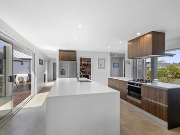 FABULOUS FAMILY HOME WITH EXCELLENT SPACE