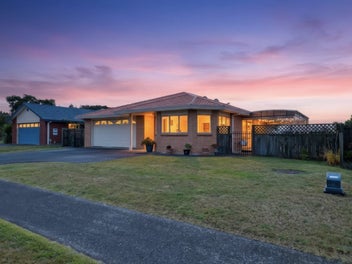 Rare Five Bedroom Family Home with Mountain Views