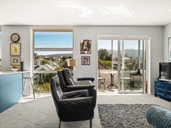 Refined Maori Hill Living