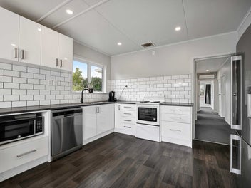 Entertain in Style - Modern Family Home