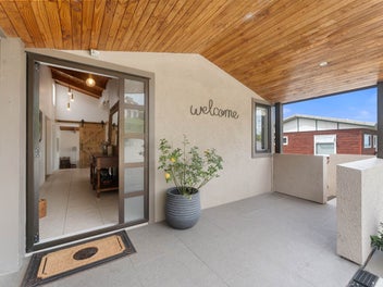 Land, Views and Versatility