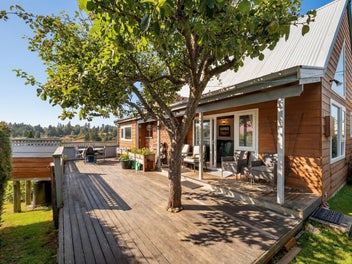 Elevated, Cosy Living in Naseby