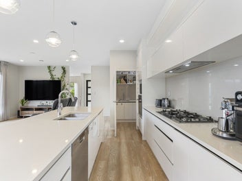 Serious Sellers Welcome All Offers